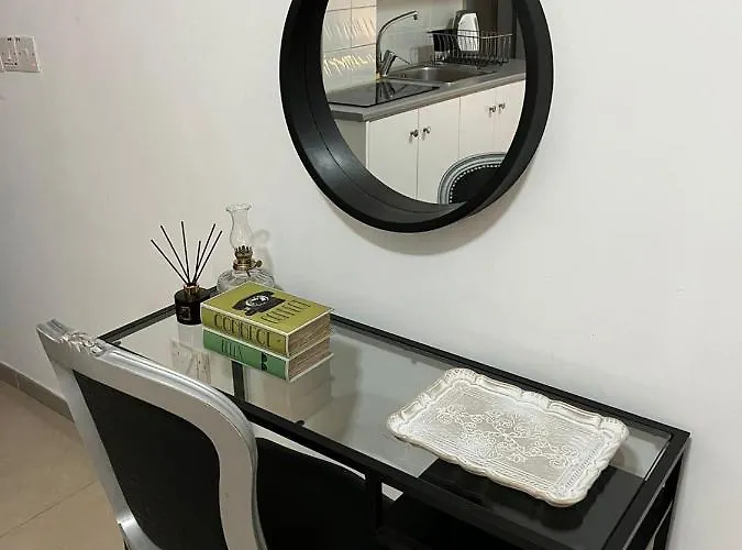 Hestia Downtown ニコシア